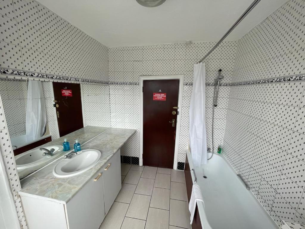 St Nicholas Hotel londyńska dzielnica londyńska dzielnica Harrow Zewnętrze zdjęcie